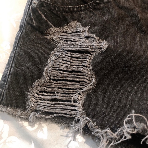 Express high rise distressed jean shorts - Picture 3 of 4